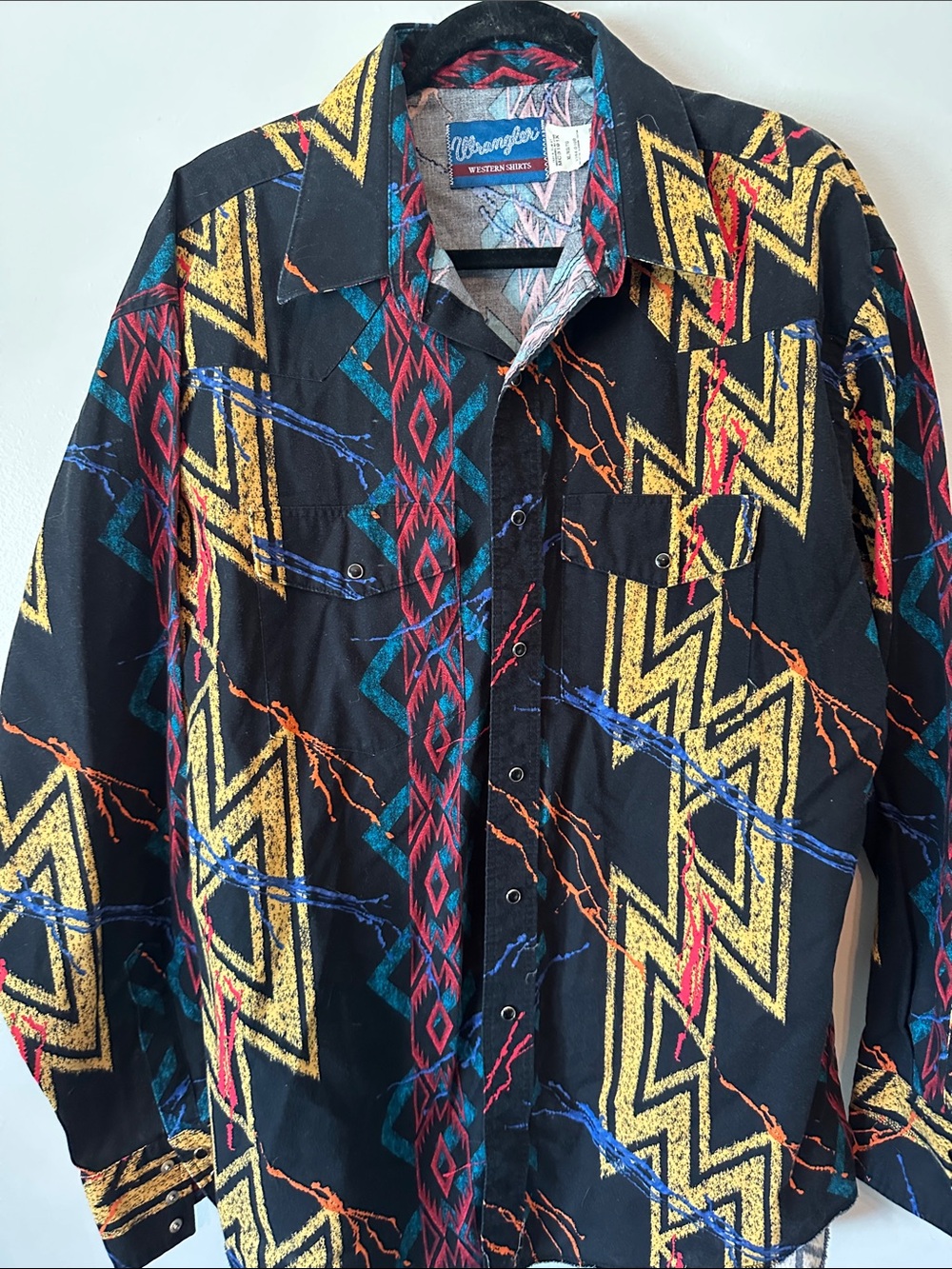 VINTAGE Wrangler Black Button-Down Western Shirt with Yellow, Red & Blue Aztec - Picture 4 of 6